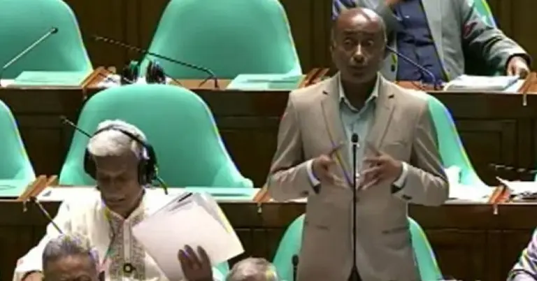 গণভোট নিয়ে জামায়াতের ‘আধা প্রেম, আধা প্রতারণা’: সংসদে আইনমন্ত্রী